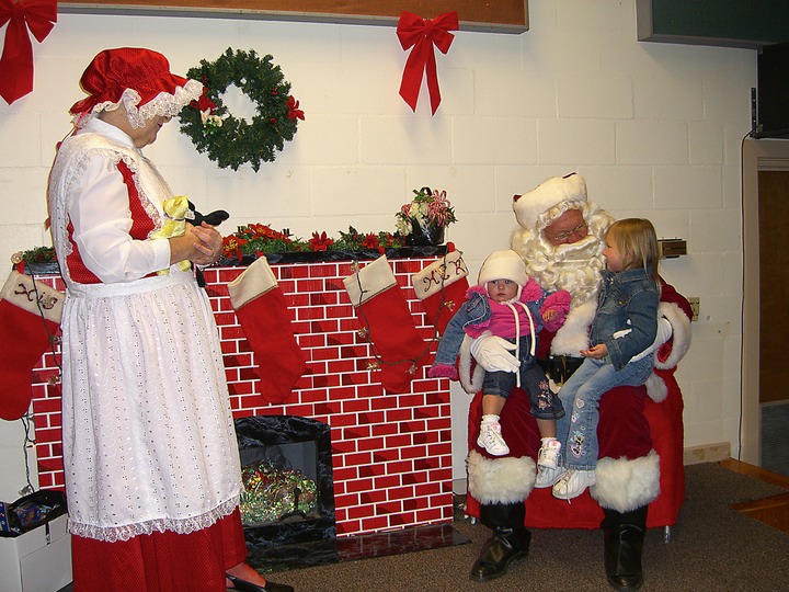 34 Steinhatchee's kids visit Santa & Mrs. Claus